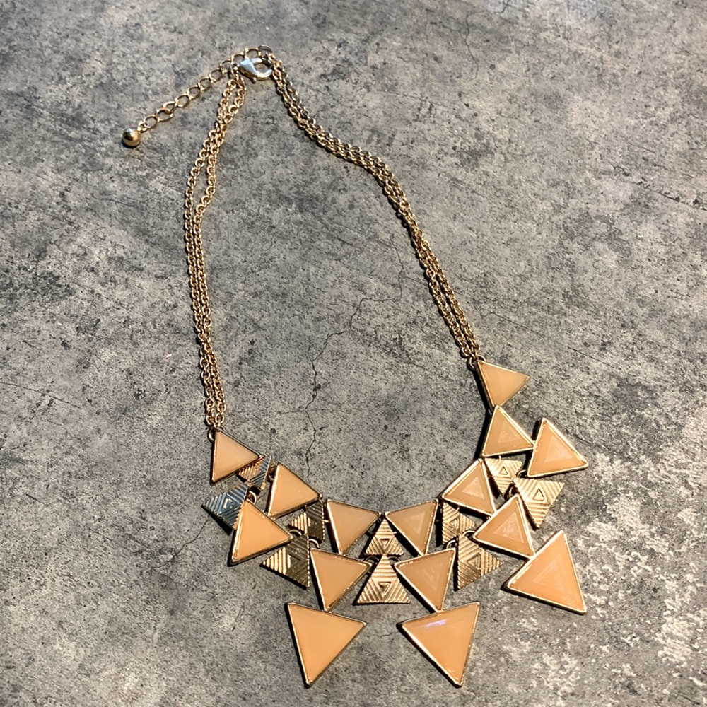 Glam short necklace.
